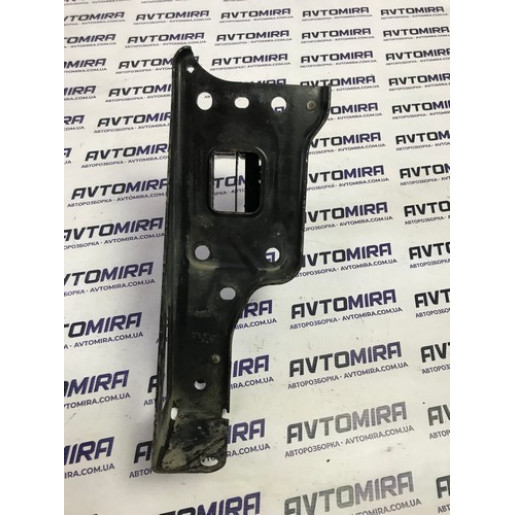 Кронштейн підсилювача бампера передній правий Opel Corsa D 2006-2014 13191881